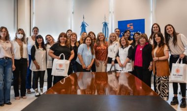 Educación comenzó con la entrega de 1.355 tablets a 226 escuelas