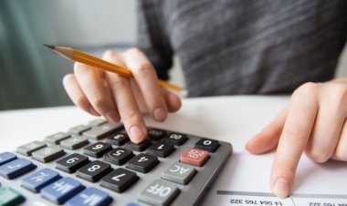 Presión tributaria: cuántos impuestos pagan los argentinos por año sin la reforma que busca Javier Milei