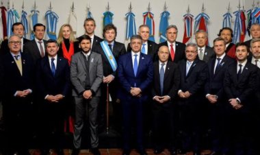 Milei reúne a gobernadores con las reformas laboral e impositiva sobre la mesa