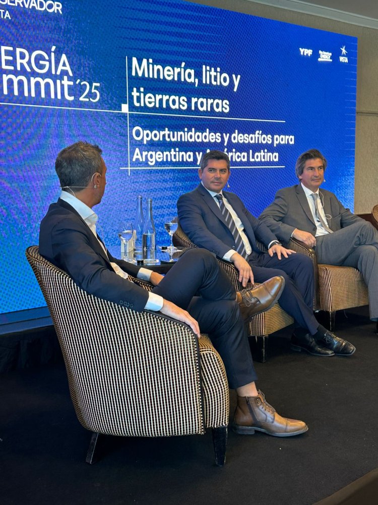 El gobernador Orrego expuso sobre el futuro del cobre en la revolución energética global