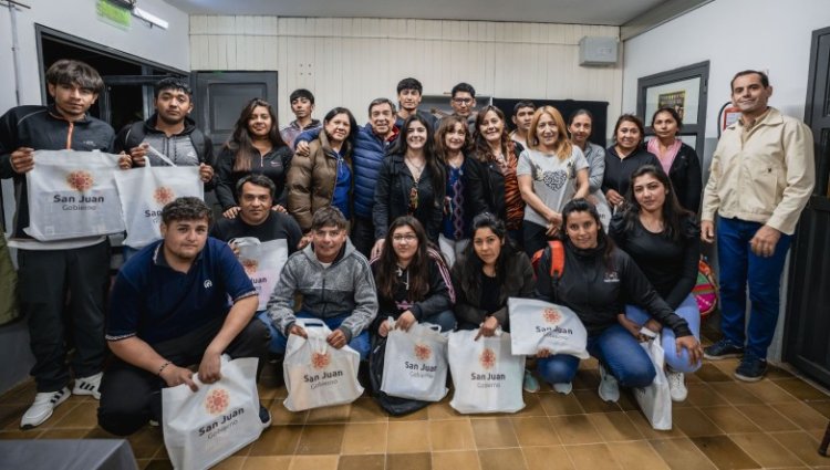Educación lanzó el Plan FinEs en Mogna con 17 estudiantes