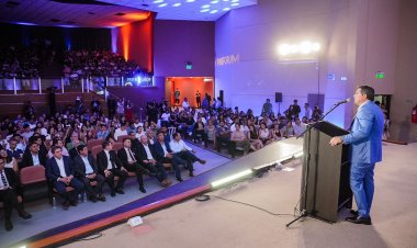 FNS Forum: Orrego participó de la apertura de las Charlas Inspiracionales, un espacio que invitó a reflexionar y reinventarse con tres invitados especiales