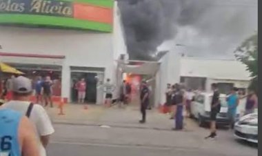 El fuego arrasó con un local textil a metros de la esquina Colorada