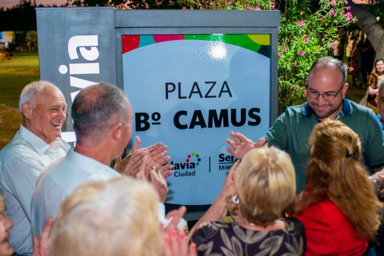 Miodowsky inauguró obras de remodelación de la histórica plaza del Barrio Camus