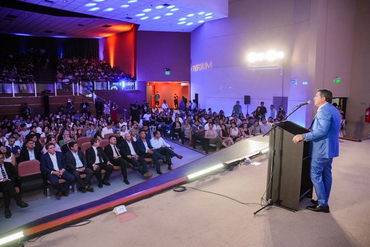 FNS Forum: Orrego participó de la apertura de las Charlas Inspiracionales, un espacio que invitó a reflexionar y reinventarse con tres invitados especiales