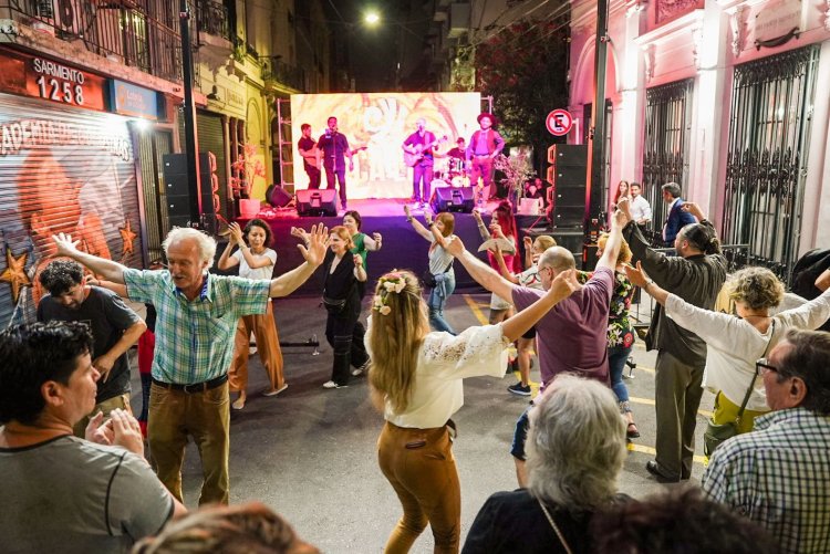 Orrego  participó de la apertura de la Noche de la Casa de San Juan en Buenos Aires*