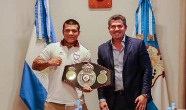 Orrego recibió al boxeador Ezequiel “Pac Man” Fernández, tras su histórico triunfo