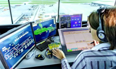Controladores aéreos preparan medidas de fuerza que pueden afectar los vuelos en las fiestas