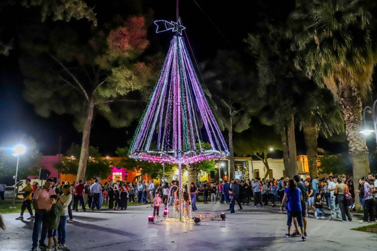 Jáchal encendió el Arbolito de Navidad en la plaza central