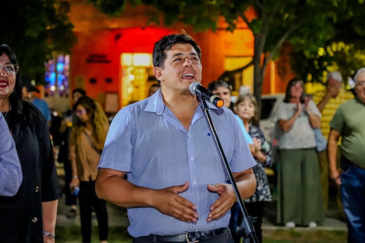 Jáchal encendió el Arbolito de Navidad en la plaza central