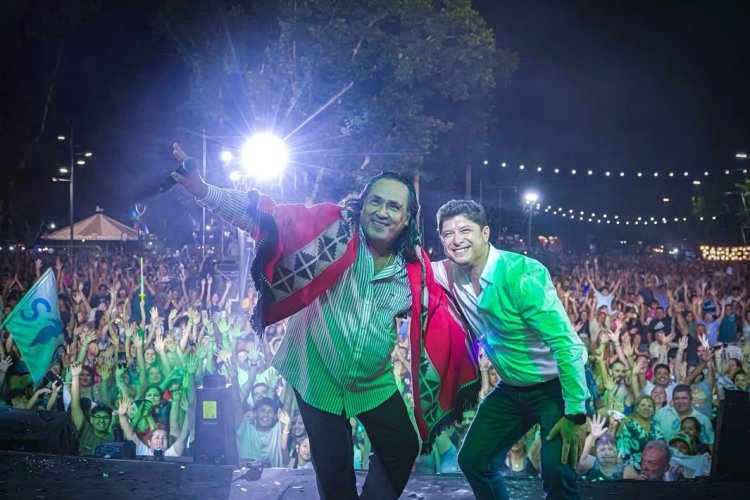 Sergio Galleguillo fue el encargado de abrir la primera noche de la Fiesta Nacional de Santa Lucía