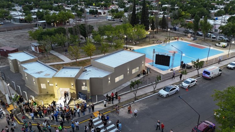Rivadavia inauguró el Polideportivo del barrio Jardín Policial, una obra largamente esperada por los vecinos