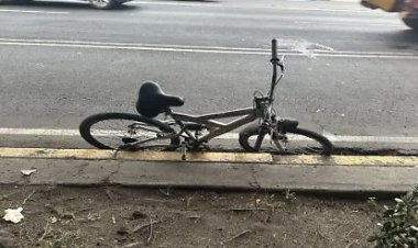 Un hombre sufrió un infarto, cayó de su bicicleta y murió en Capital