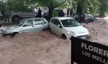 Mendoza bajo el agua: alerta vigente, hubo caos generalizado