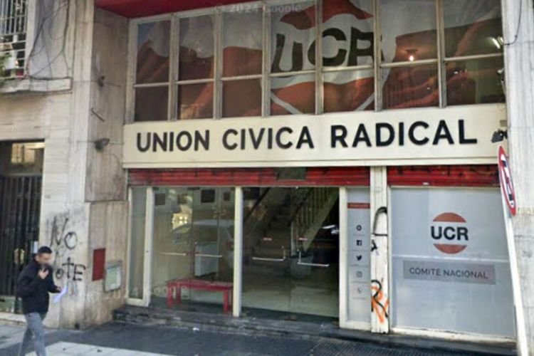 La UCR aseguró que “la única salida legítima a la crisis venezolana es democrática, pacífica y constitucional”