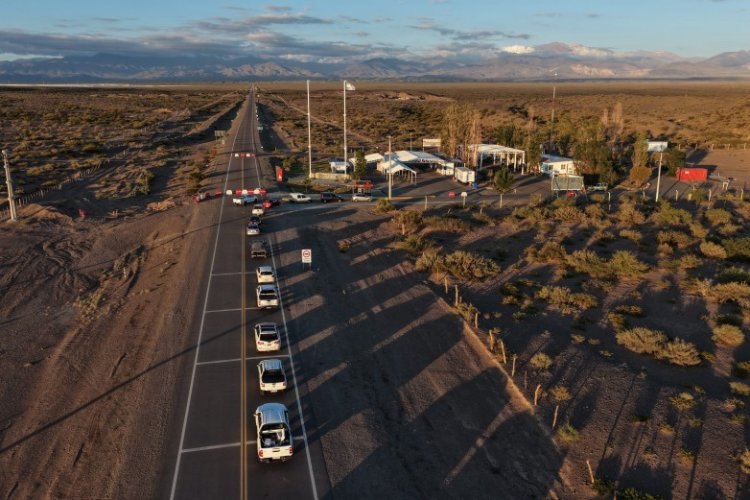 Estos son los teléfonos de utilidad para el Paso Internacional de Agua Negra