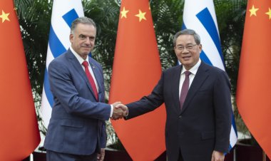 Yamandú Orsi firmó acuerdos con China mirando al Mercosur