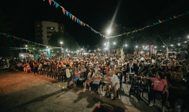 Capital: Exitoso Carnaval, con música, cultura y gastronomía en plaza Hipólito Yrigoyen