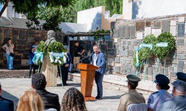 Fabían Martín encabezó el homenaje a Sarmiento