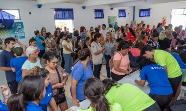 San Juan distribuyó más de 2.100 kits escolares en Albardón, Angaco y San Martín