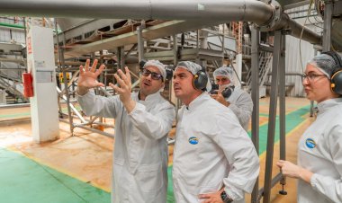 Orrego puso en valor el rol estratégico de la industria en la matriz productiva provincial durante su recorrido por Arcor