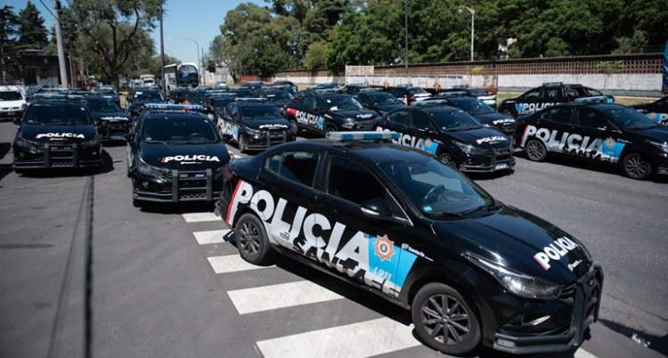 El gobierno de Santa Fe pidió que se levante la protesta y anunció un aumento salarial para la policía