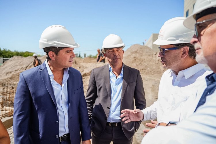 Orrego recorrió  la construcción de nuevos consultorios en el Hospital Rawson