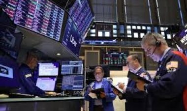 Las bolsas globales operan en rojo ante la disparada del petróleo por encima de los US$100