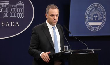 Manuel Adorni: "No me voy a sentar a que nos den clase ética los que se robaron un PBI"