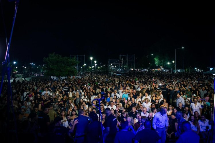 Más de 55 mil personas vivieron a pleno la fiesta Rivadavia en Colores