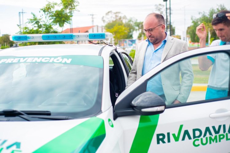 Miodowsky sumó tres nuevas movilidades 0 km para la Policía Comunal y anunció una importante obra en el Barrio Aramburu