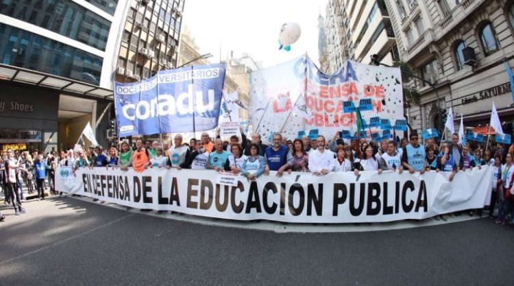 Paro universitario: docentes convocan al cese de tareas “por tiempo indeterminado”