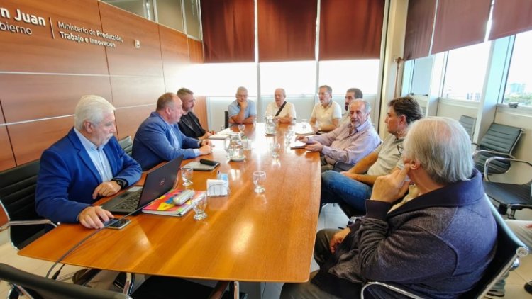 Gobierno y productores de uva de mesa articulan estrategias para mejorar la calidad y sumar variedades