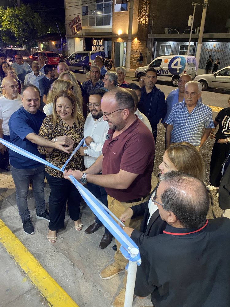 Rivadavia inauguró la segunda parada de colectivo climatizada y avanza con un plan de cinco estaciones modernas en el departamento