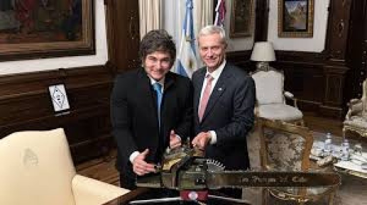 Javier Milei presenció la ceremonia de asunción de José Antonio Kast en Chile