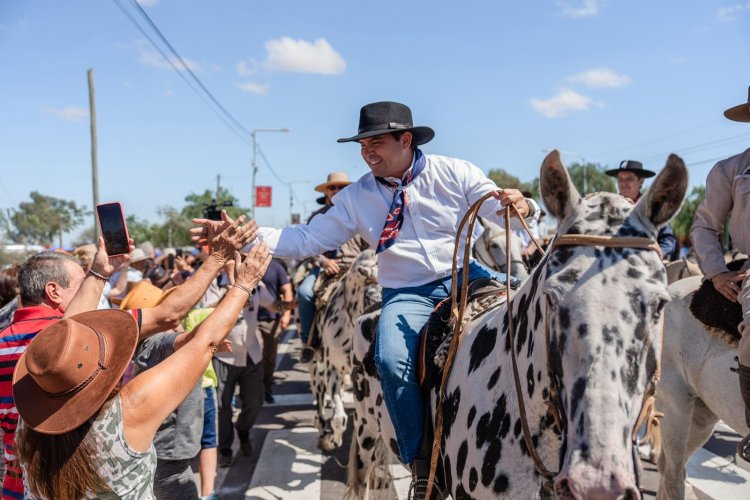 La multitudinaria Cabalgata de la Fe llegó a la Difunta Correa con un predio completamente renovado