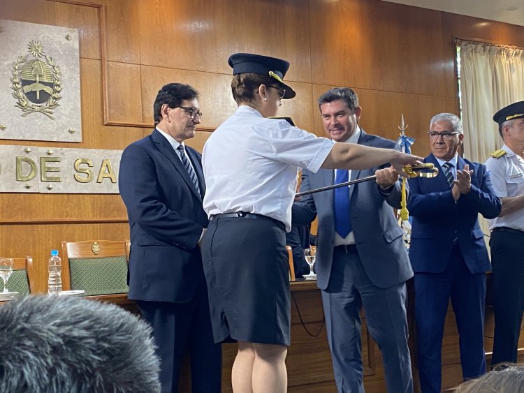 El gobernador entregó sables de mando a la Plana Mayor de la Policía de San Juan y reforzó el compromiso con la seguridad pública
