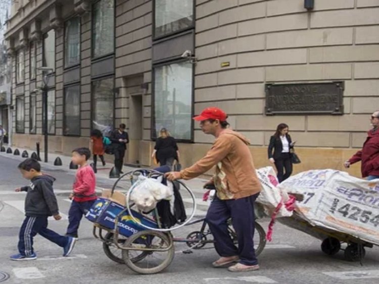 Para el Indec, hubo menos pobreza en Argentina en el segundo semestre de 2025