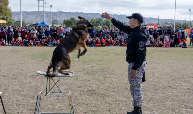 Entre juegos y aprendizaje, Canes del SPP acercó su trabajo a la comunidad en “El Caciquito