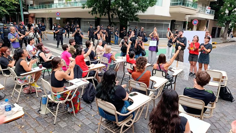 Docentes de la UBA realizarán clases públicas: “De la casa de Adorni a la Casa de Gobierno"