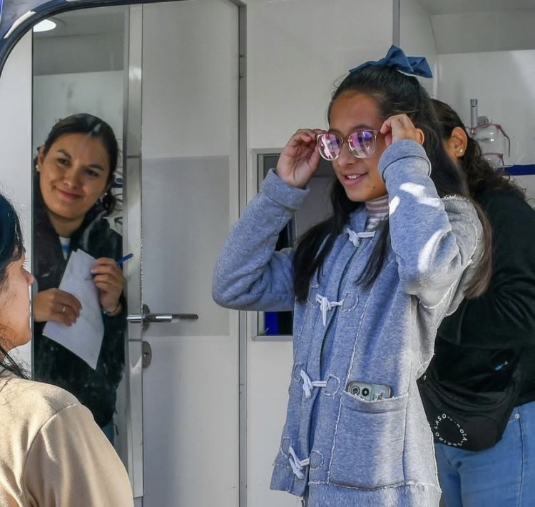 Capital extendió el operativo gratuito de salud visual para niños y adolescentes