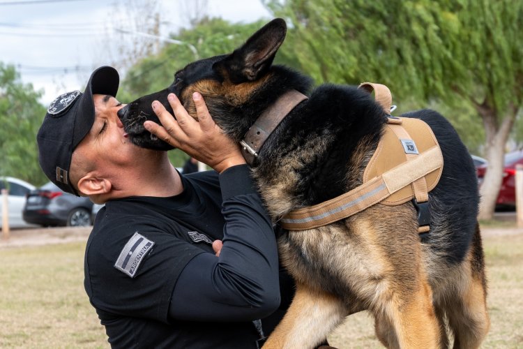 Entre juegos y aprendizaje, Canes del SPP acercó su trabajo a la comunidad en “El Caciquito