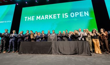 Orrego activó la campana que marcó la apertura del mercado bursátil de Toronto en la Expo San Juan Minera 2026