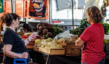 Edición Patria de la Feria Agroproductiva en el Mercado Concentrador de Rawson