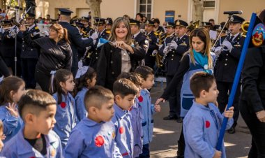 Gala Patria y desfile para celebrar el 216° aniversario de la Revolución de Mayo