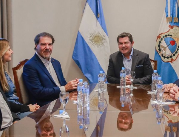 El gobernador Orrego recibió al economista Claudio Zuchovicki