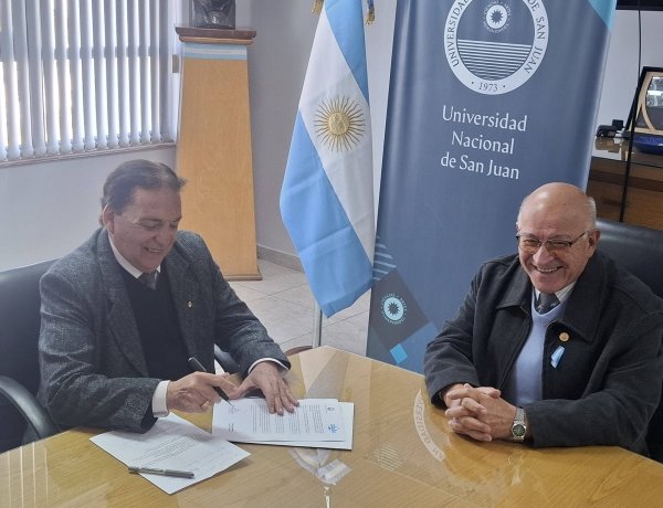 Firma de acta complementaria entre la UNSJ y la municipalidad de Albardón: Cursos de capacitación