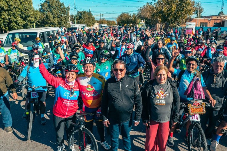 Más de 300 personas participaron de la Bicleteada Regional de la Fe