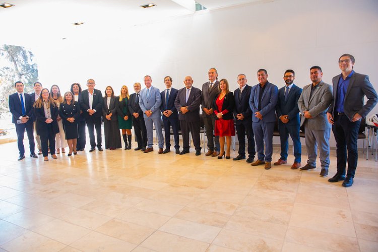 La Legislatura recibió a la Comisión de Diálogo Político