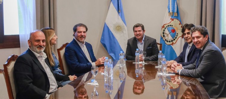 El gobernador Orrego recibió al economista Claudio Zuchovicki